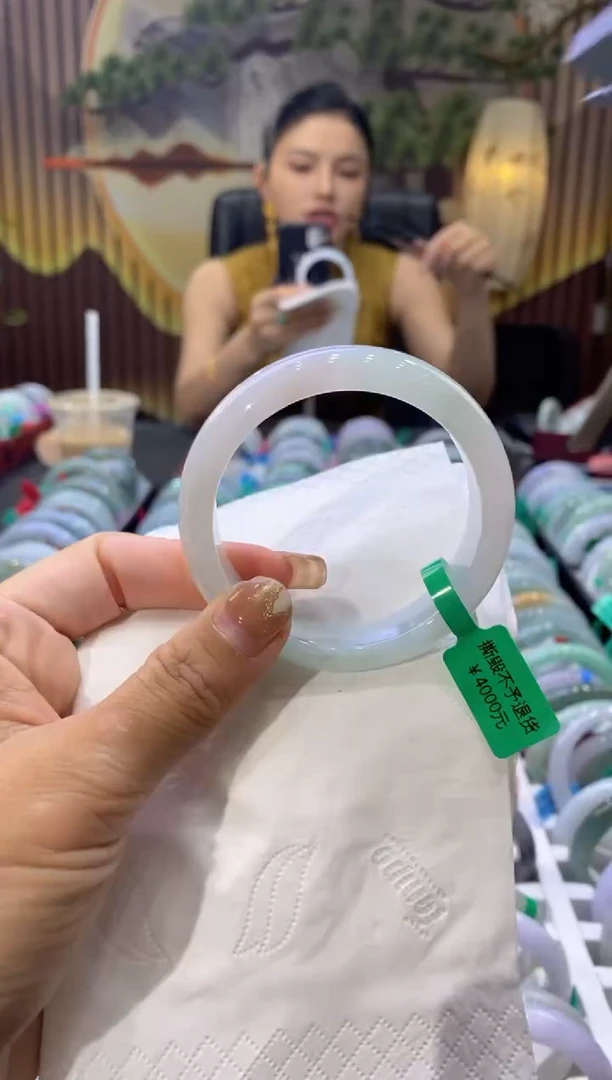 翡翠手镯未镶嵌多人05661