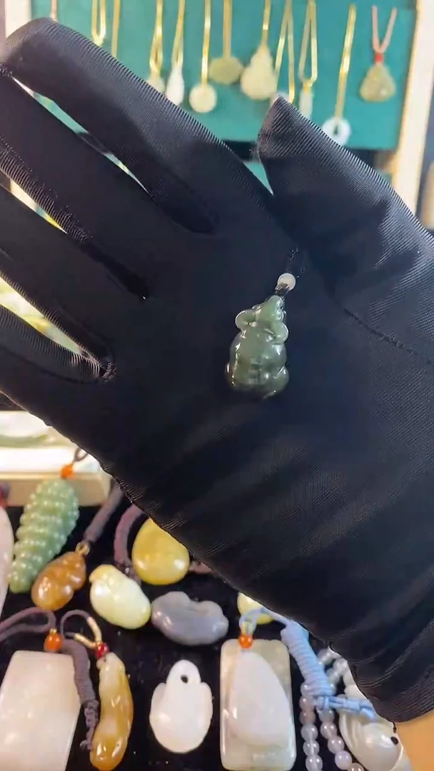 吊坠(赠链)未镶嵌和田玉86