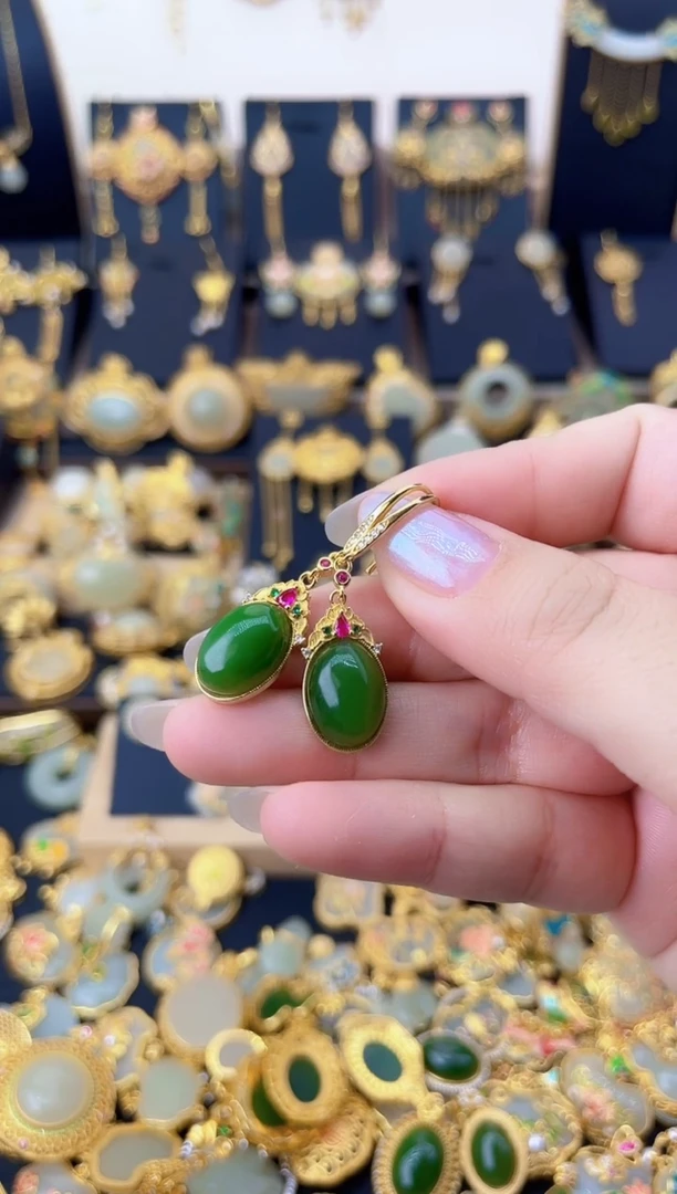 颈饰银S925镀金镶嵌和田玉碧玉蛋面耳坠