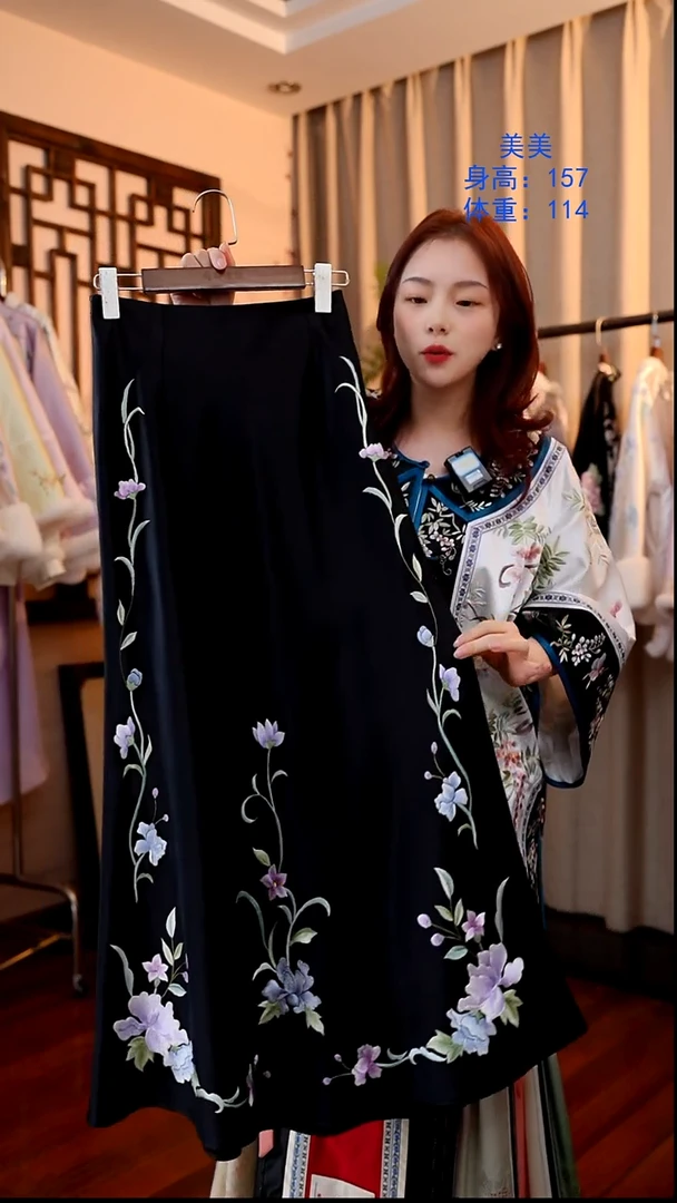 刺绣非遗服饰一物一件定制