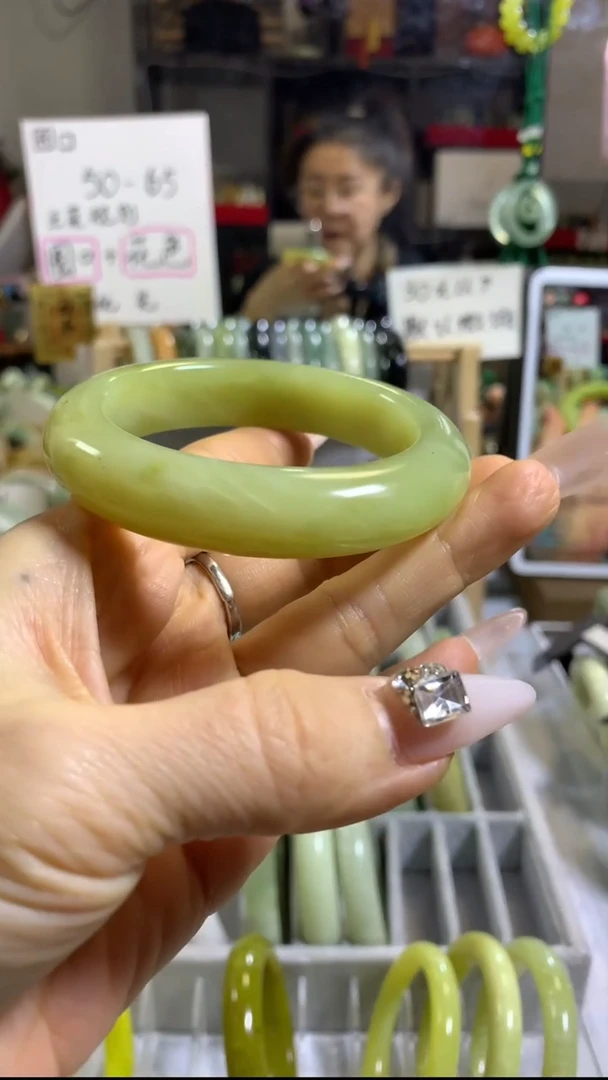 未镶嵌岫玉手镯24 55+ 包容