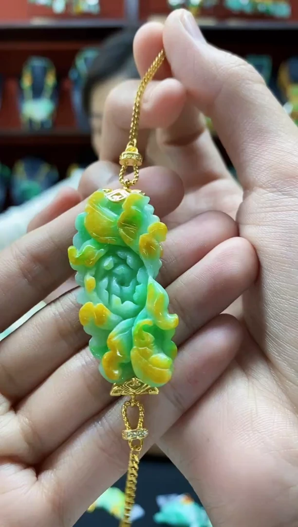 颈饰未镶嵌翡翠手串