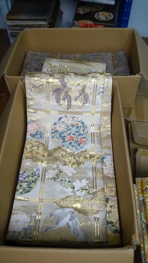 织绣14双面全通织金花卉