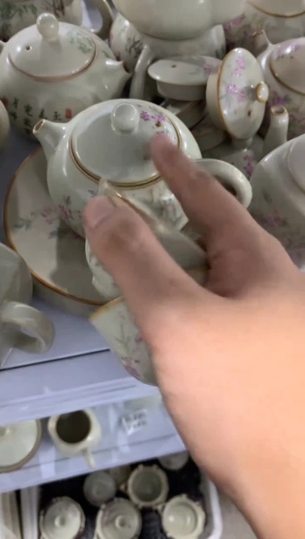 茶壶、盖碗、主人杯、客杯（轻轻微瑕介意勿拍）