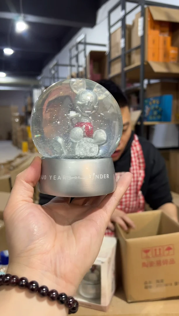 【闪购商品】杯原盒米奇100周年水晶球鼓泡北方勿拍