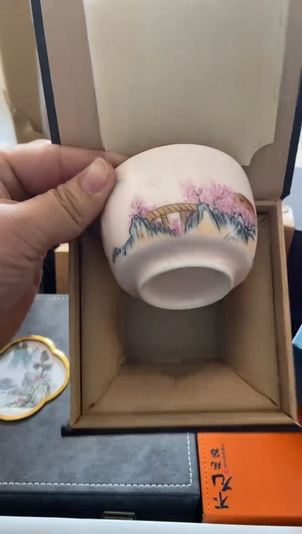 无运费险有瑕疵的摄影的产品有使用过的痕迹有点脏介意勿拍