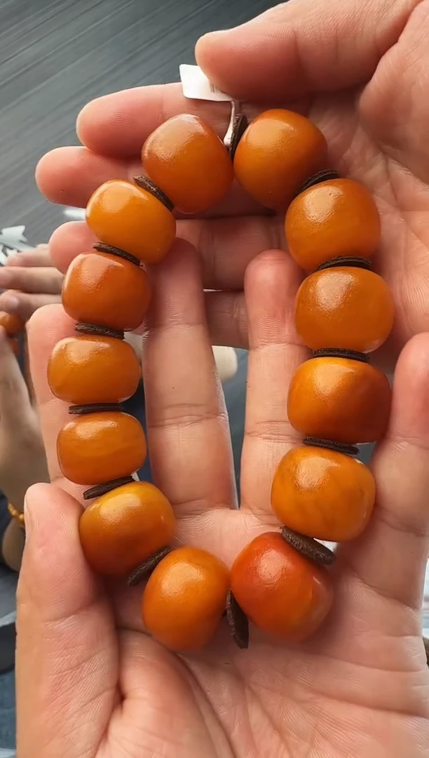 蜜蜡未镶嵌珠宝奇石乳****发假一罚十76，多样性发其一