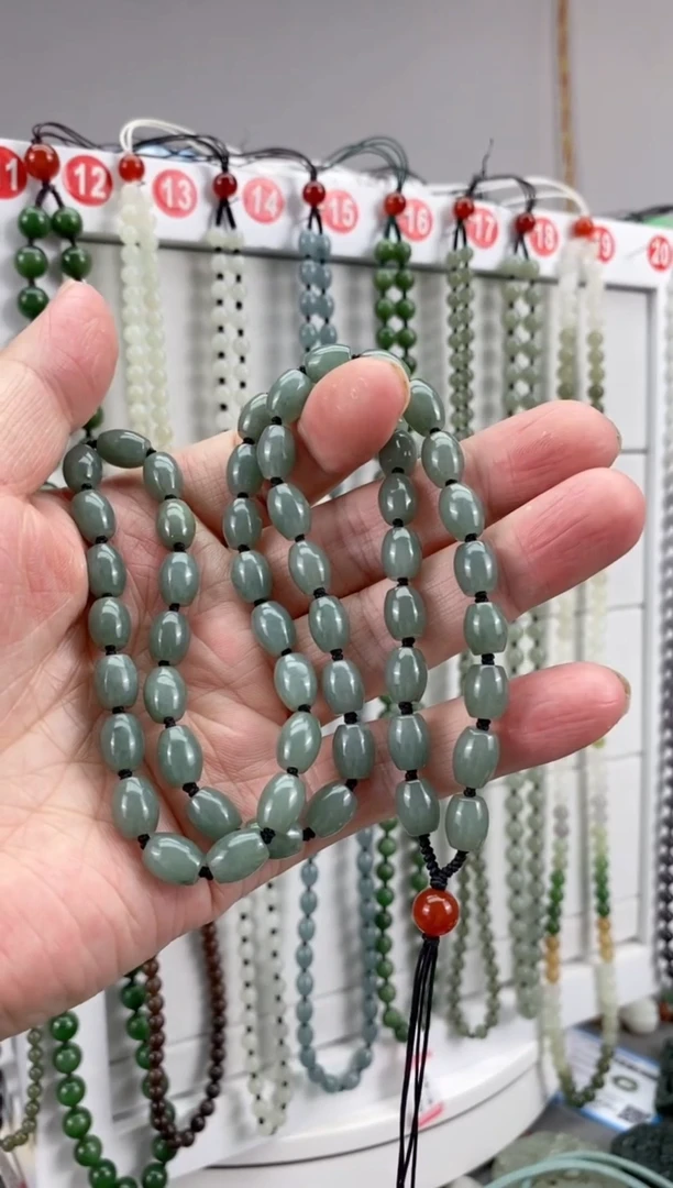 翡翠未镶嵌颈饰翡翠米粒打结款