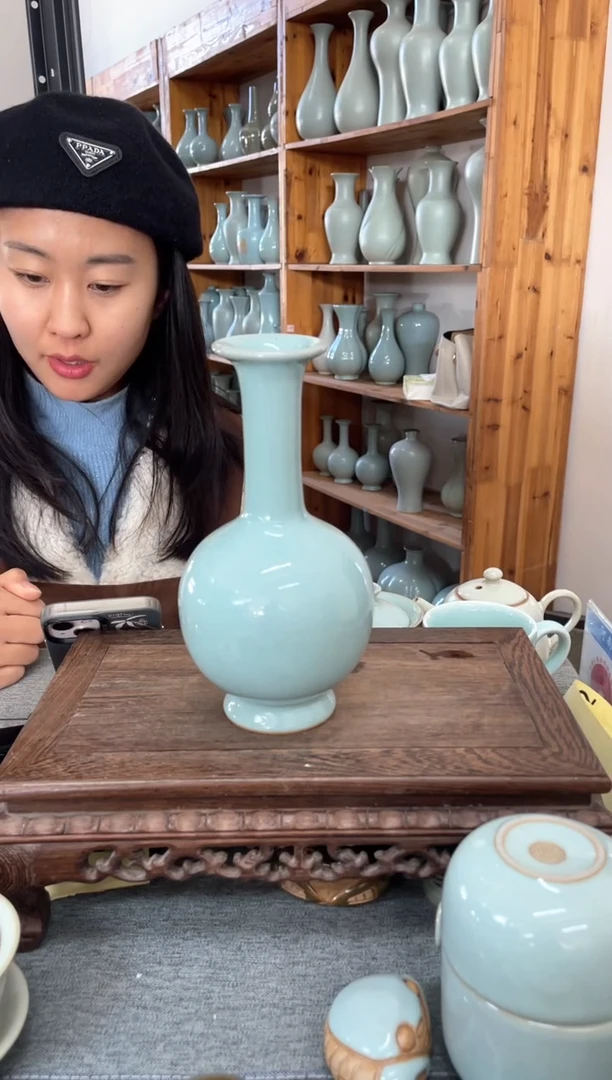 【闪购商品】瓷片微瑕天青中号长颈瓶