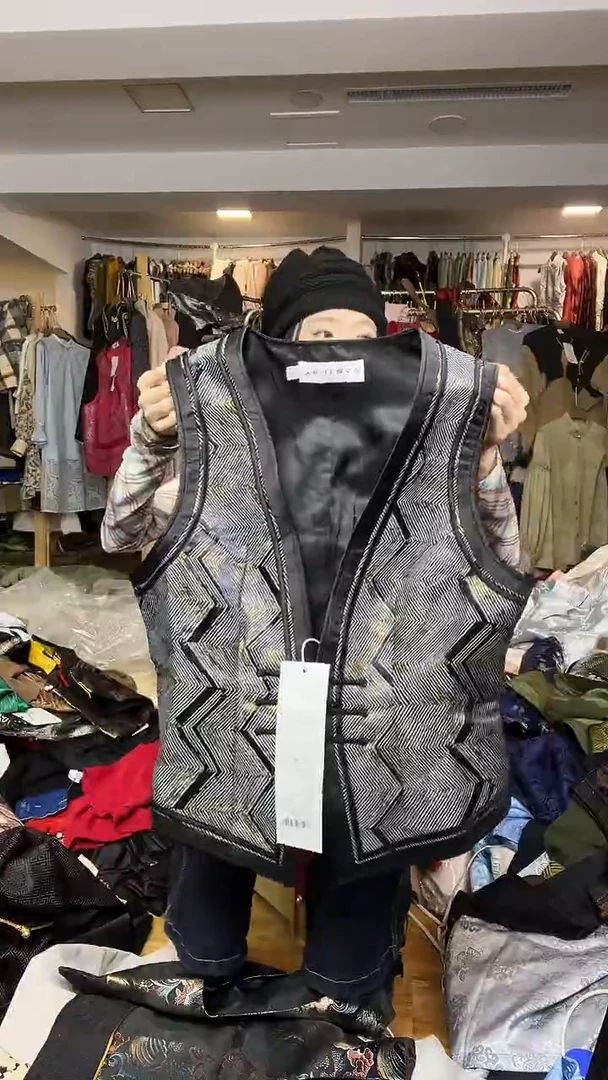 马甲       L码        105-115斤