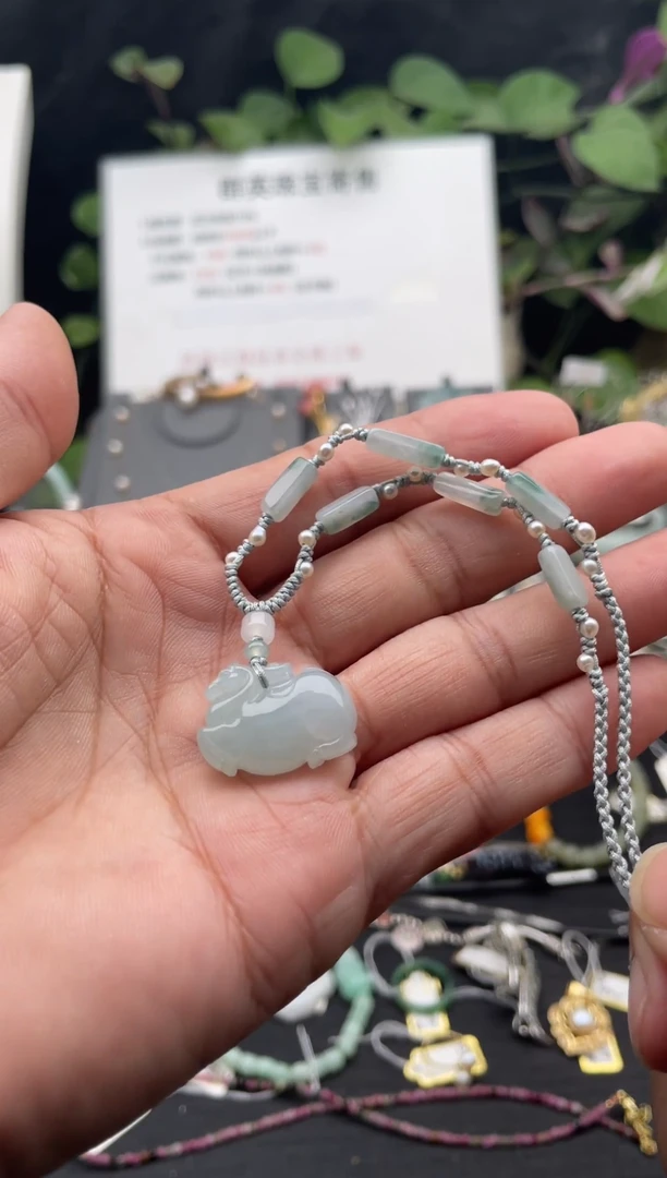 颈饰未镶嵌翡翠项链