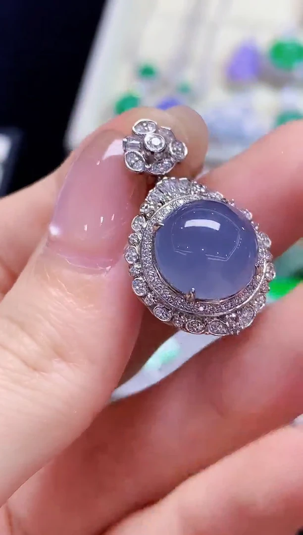 吊坠(不含链)18K金镶嵌翡翠多样性发其一