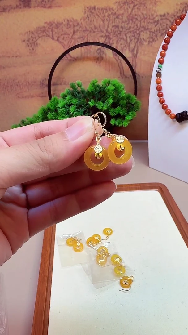 颈饰14K金镶嵌翡翠E210