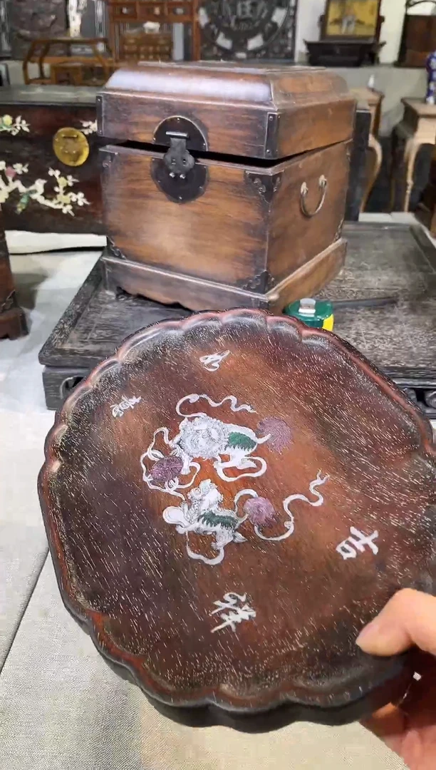 木紫檀狮子绣球茶盘