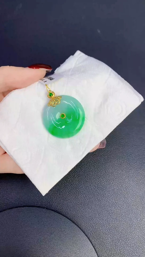 颈饰18K金镶嵌翡翠缅甸天然翡翠A货