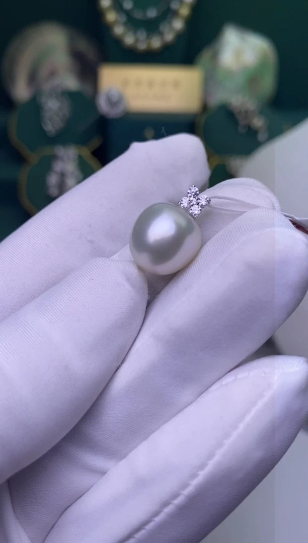 【闪购商品】海水珍珠颈饰18K金镶嵌1