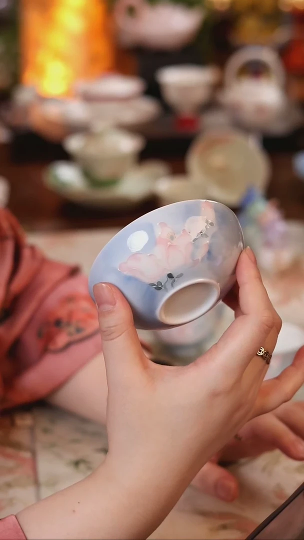 雾漫玉兰茶杯 哈哈哈