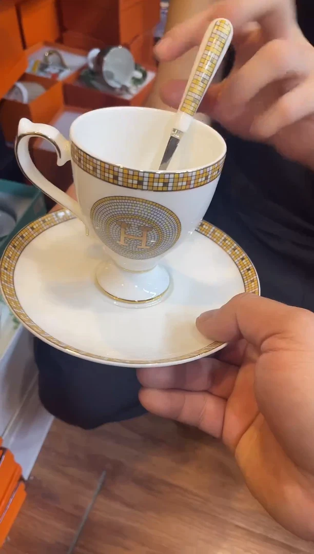 杯鸿辉家品牌瓷器，京东包邮！