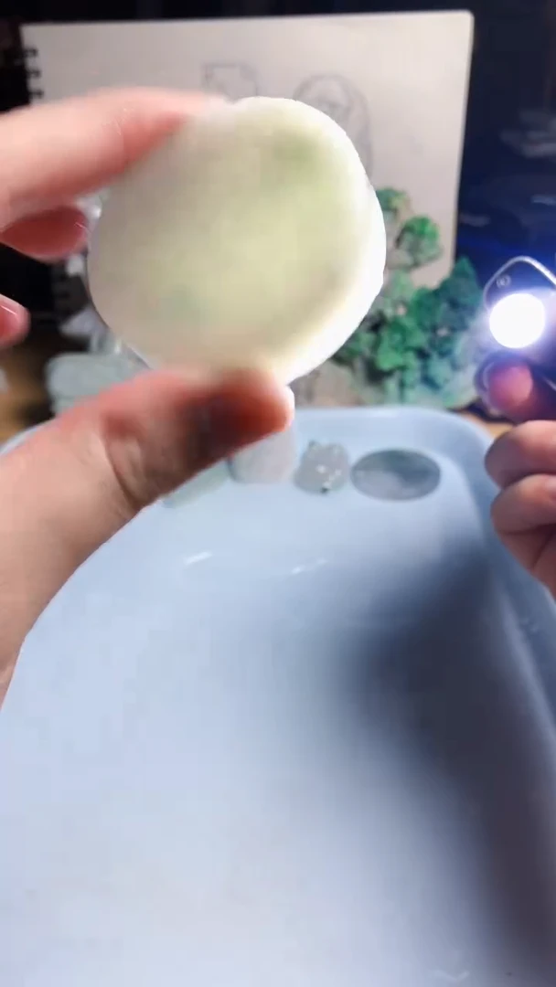 翡翠未镶嵌颈饰A货翡翠