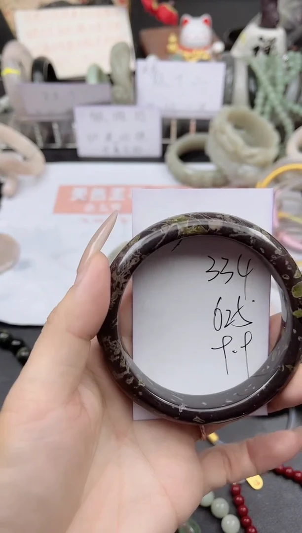 未镶嵌手镯石英质玉334