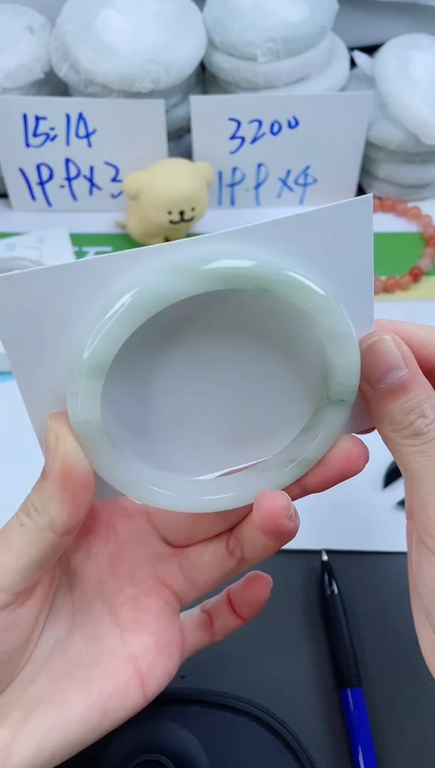 【闪购商品】石英质玉手镯未镶嵌8-61.4