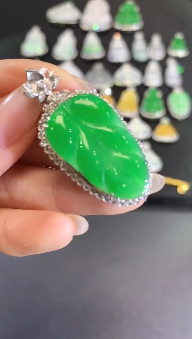 吊坠(不含链)18K金镶嵌翡翠54-叶子