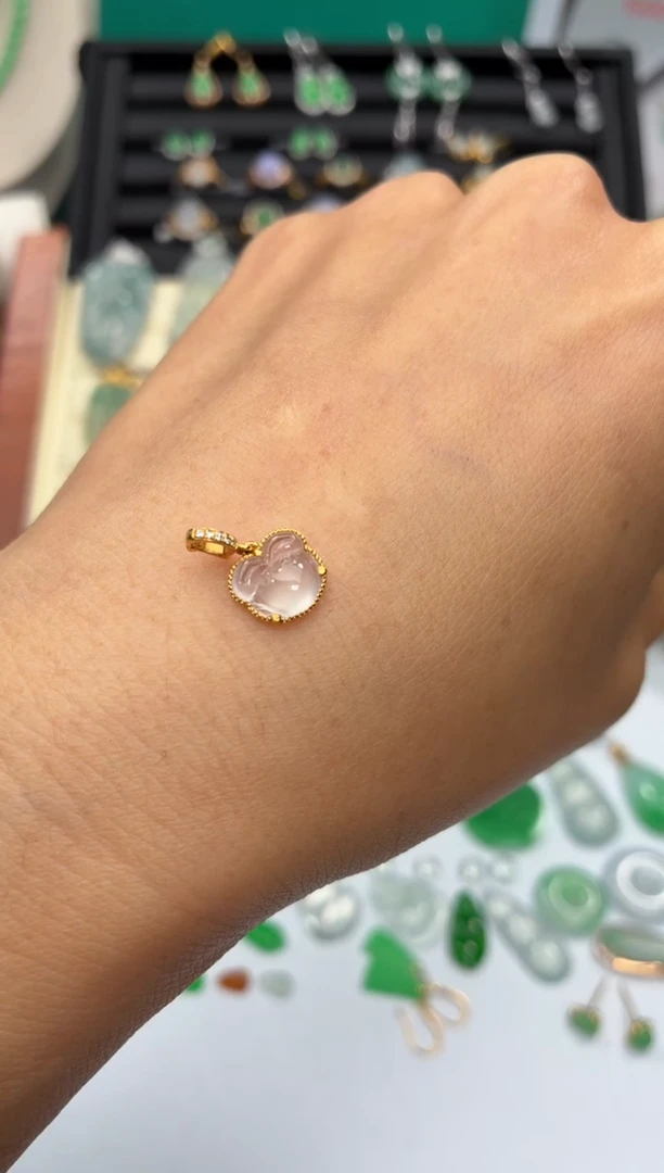 颈饰18K金镶嵌翡翠天然翡翠A货