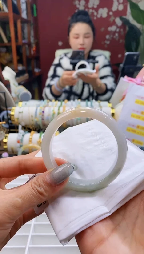 【闪购商品】翡翠手镯未镶嵌156黄翡5455/12.1*7.9