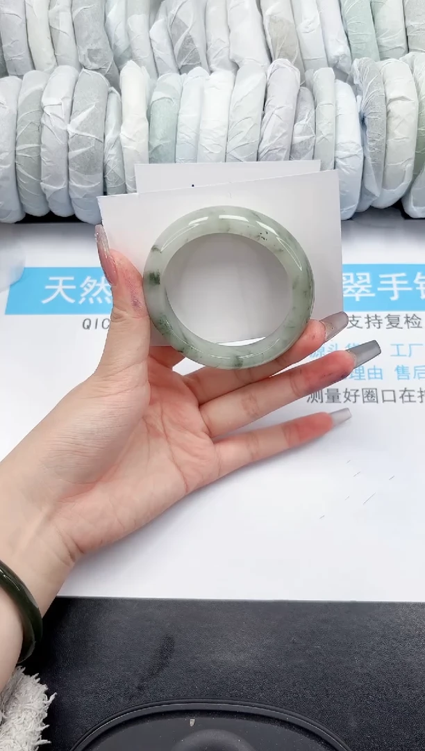 【闪购商品】石英质玉手镯未镶嵌385-51