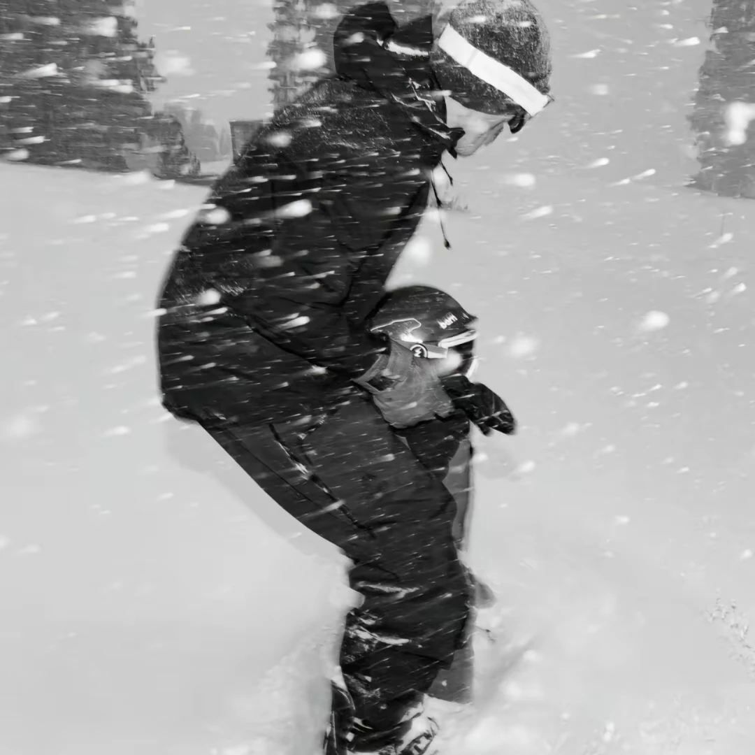 迪＋休闲时尚运动户外长袖