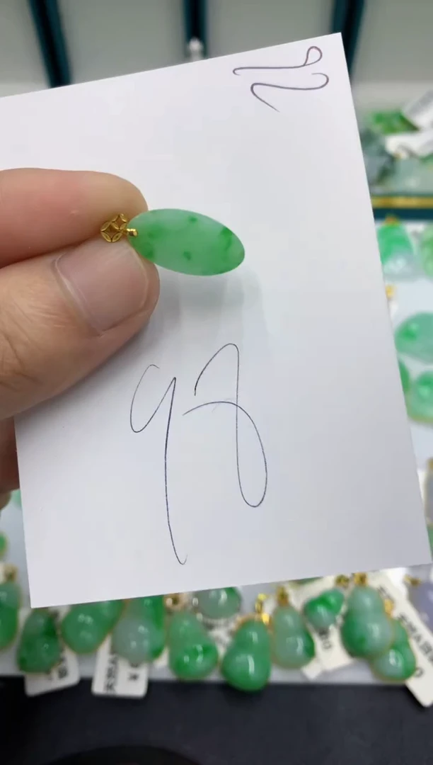 【闪购商品】翡翠颈饰18K金镶嵌翡翠