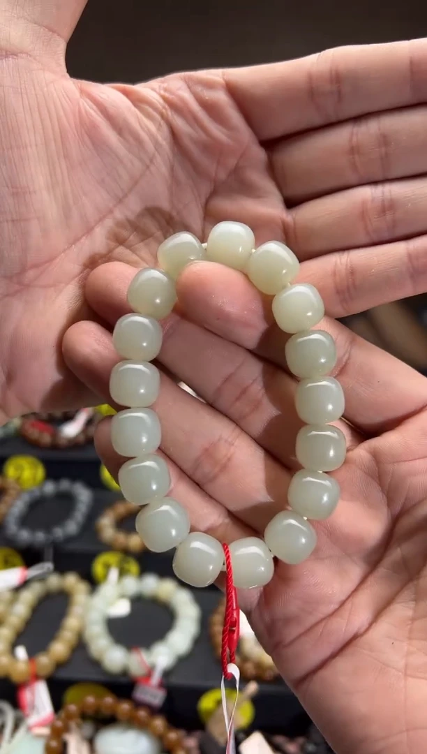 手串未镶嵌和田玉威**生且末料青白玉老型珠手串卡11*12