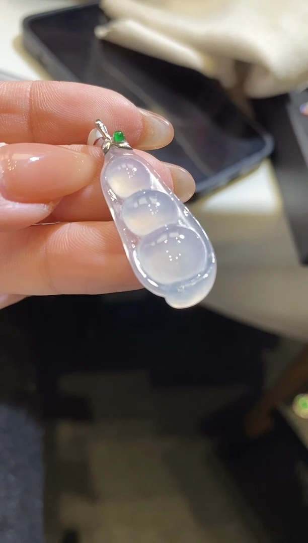 吊坠(不含链)18K金镶嵌翡翠福豆