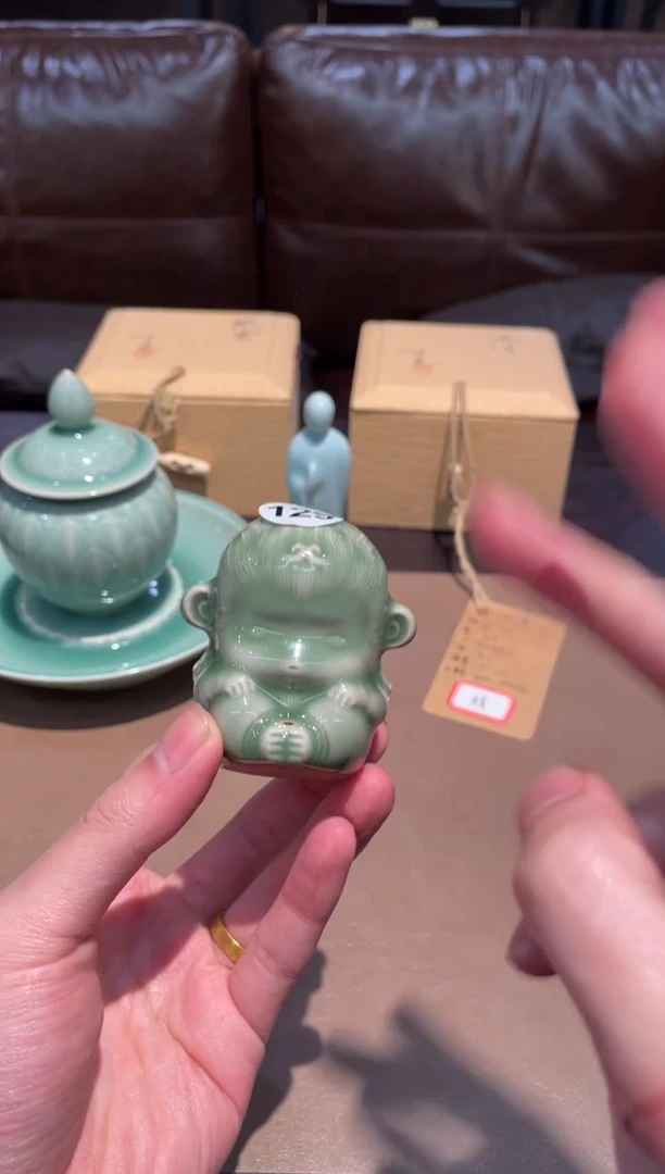 129窑承青瓷小猴子香插