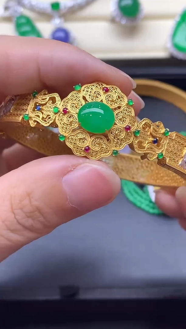 18K金镶嵌手镯翡翠891-中国好珍宝