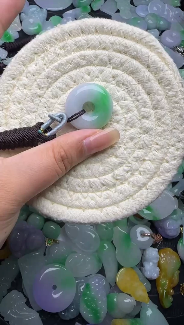 翡翠未镶嵌颈饰天然缅甸翡翠吊坠