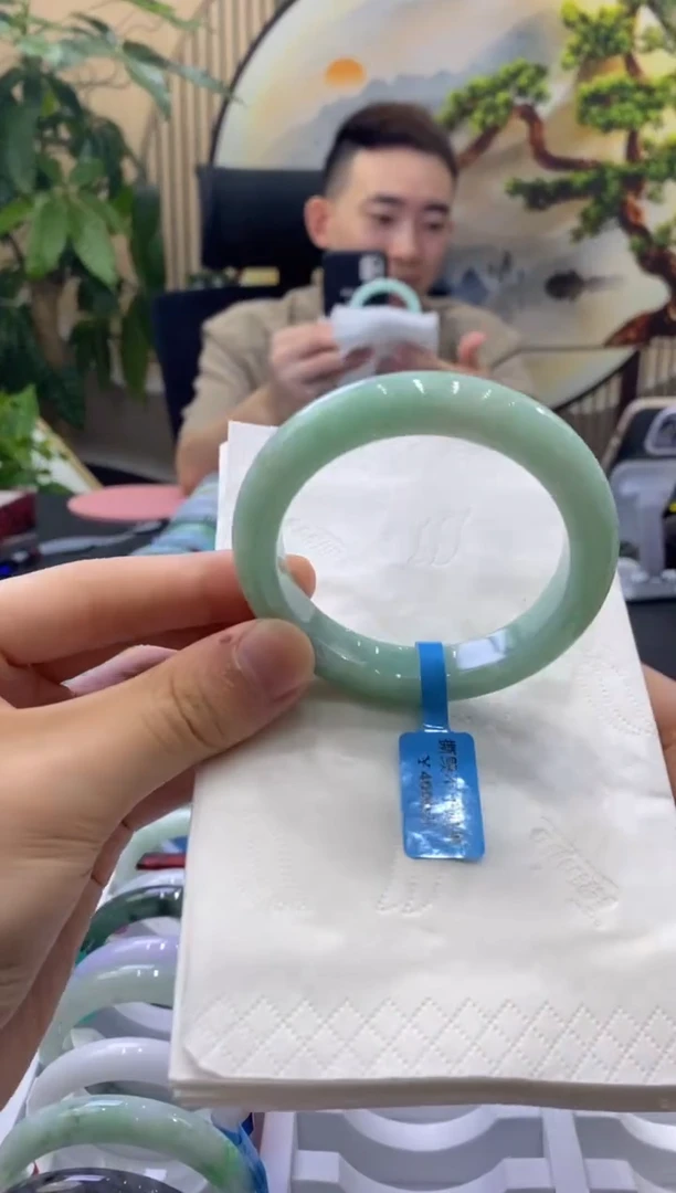 翡翠手镯未镶嵌9071