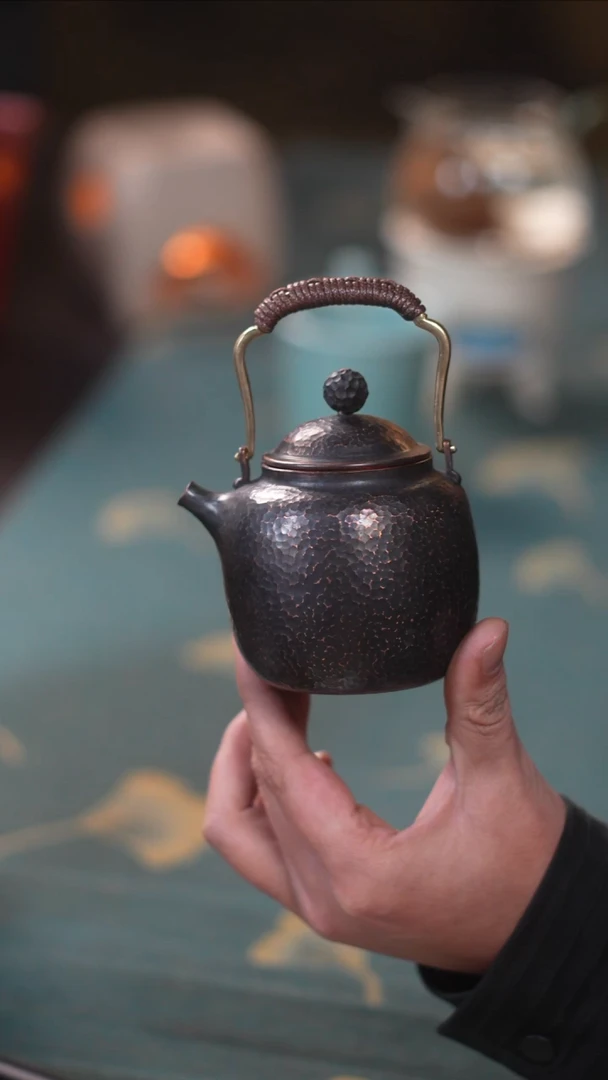 紫铜提梁锤纹泡茶壶