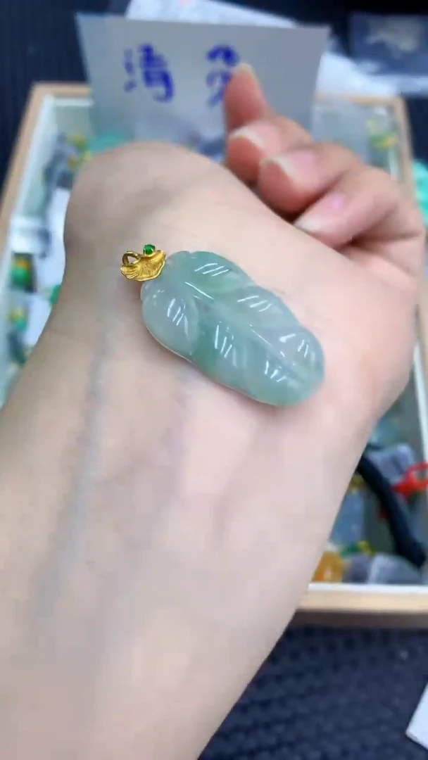 【闪购商品】翡翠颈饰18K金镶嵌            8