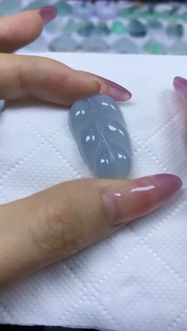 翡翠未镶嵌颈饰挂件