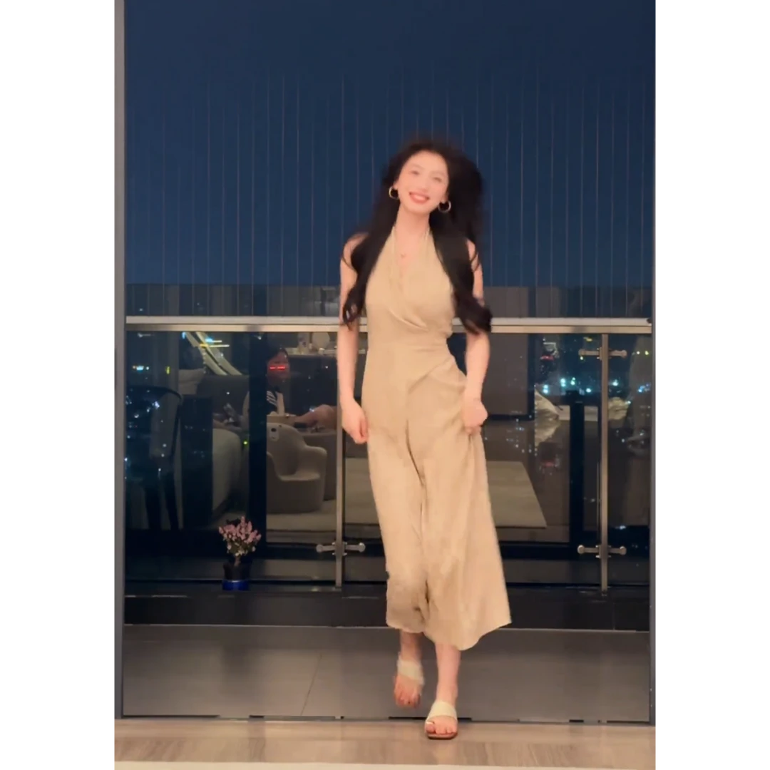 parkyeon法式轻奢优雅气质V领挂脖连衣裙女高级感修身显瘦长裙