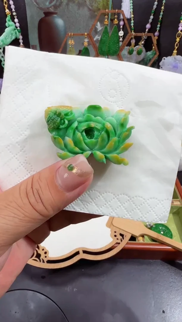 定制翡翠未镶嵌拍照