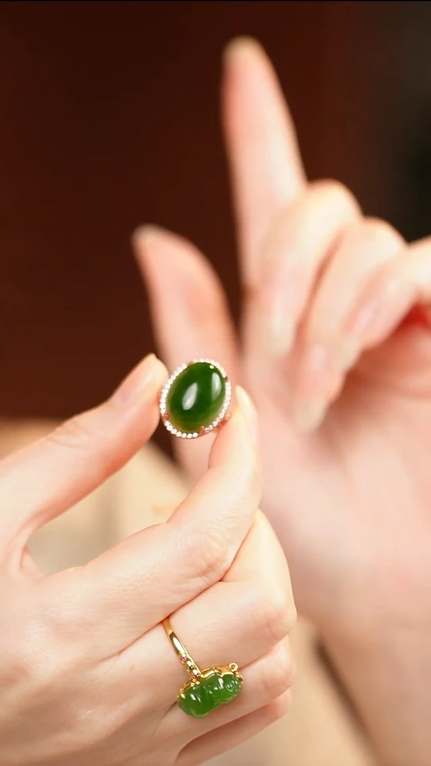 未镶嵌戒指和田玉（碧玉）碧玉大蛋面豪镶戒指