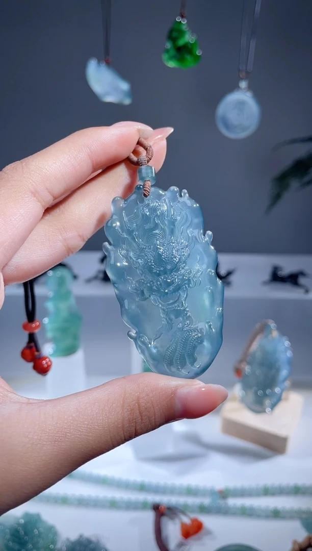 【闪购商品】翡翠颈饰未镶嵌  天然A货翡翠龙牌