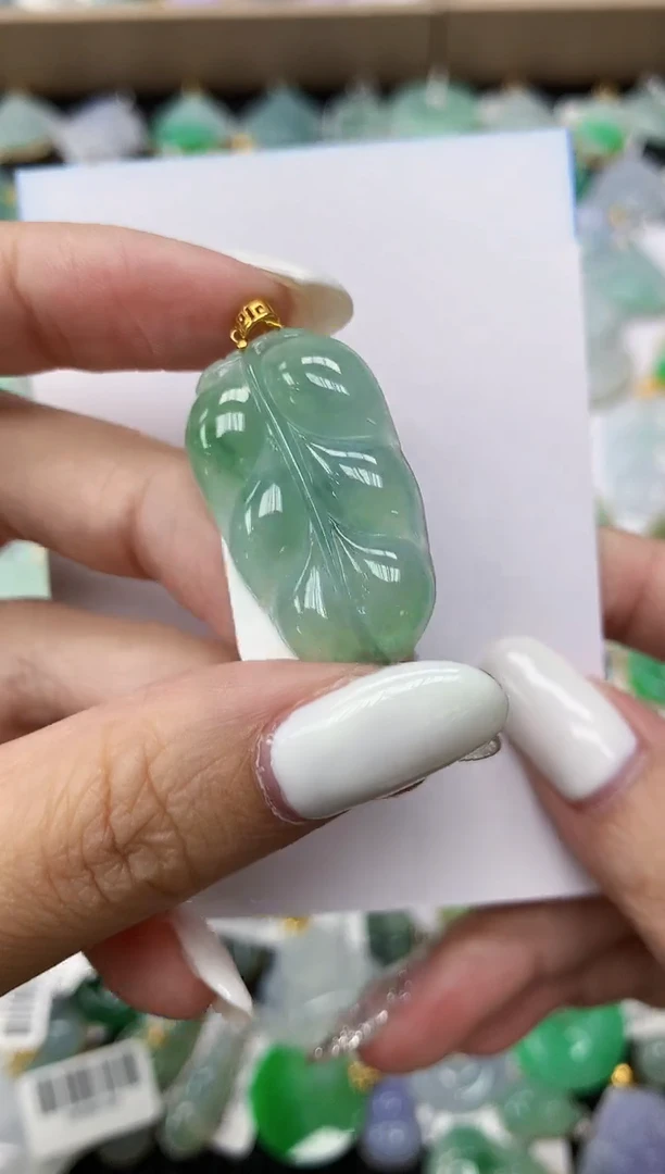 颈饰18K金镶嵌翡翠11111111111