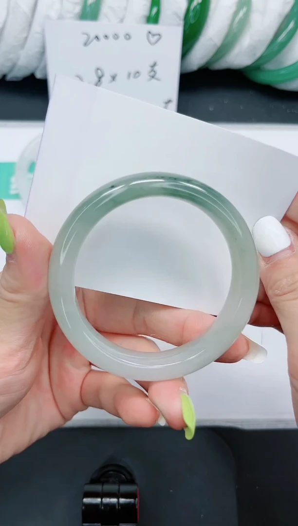 石英质玉手镯未镶嵌208/56