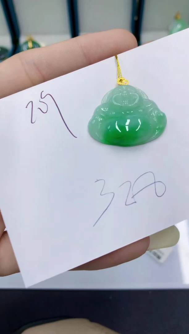 颈饰18K金镶嵌翡翠翡翠