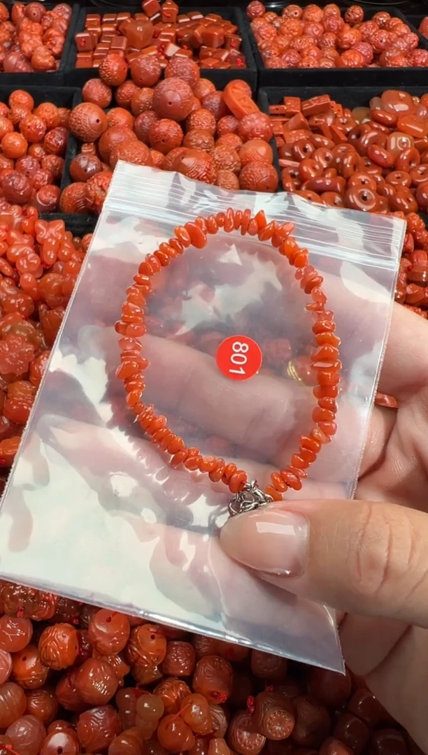 南红玛瑙未镶嵌颈饰1