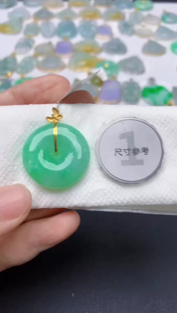 翡翠18K金镶嵌颈饰天然缅甸A货翡翠