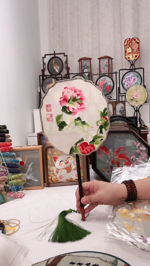 扇子苏绣作品手工团扇